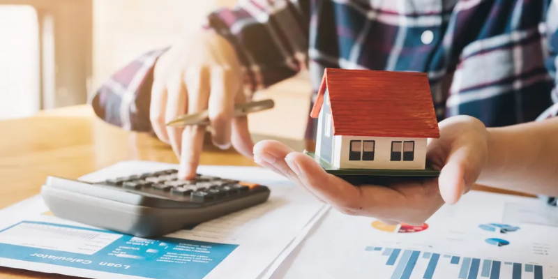 things to consider choosing refinance mortgage